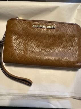 Michael Kors Brown Leather Wristlet Wallet Zip Around Clutch Wrist Strap